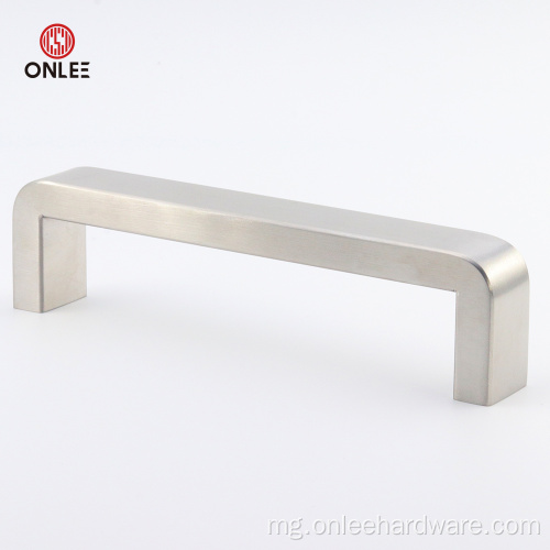 Tànana ho an'ny cabinet pull